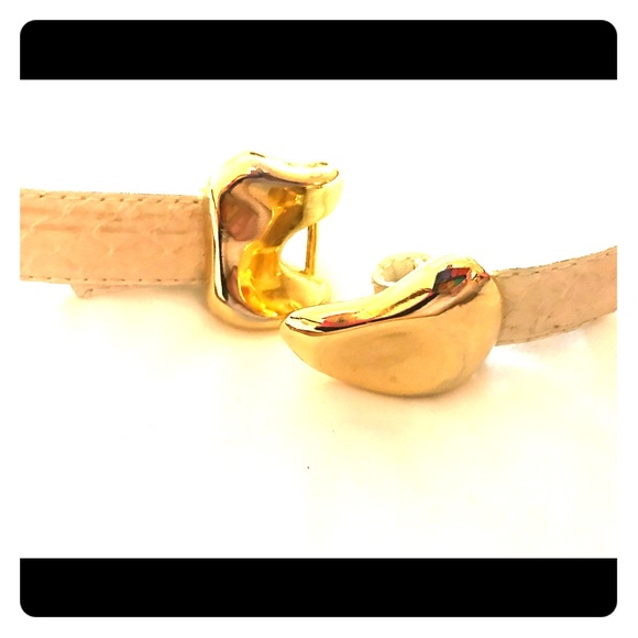 dame Accessories - SALE! 🐍Genuine snakeskin belt w/ modern buckle❤️